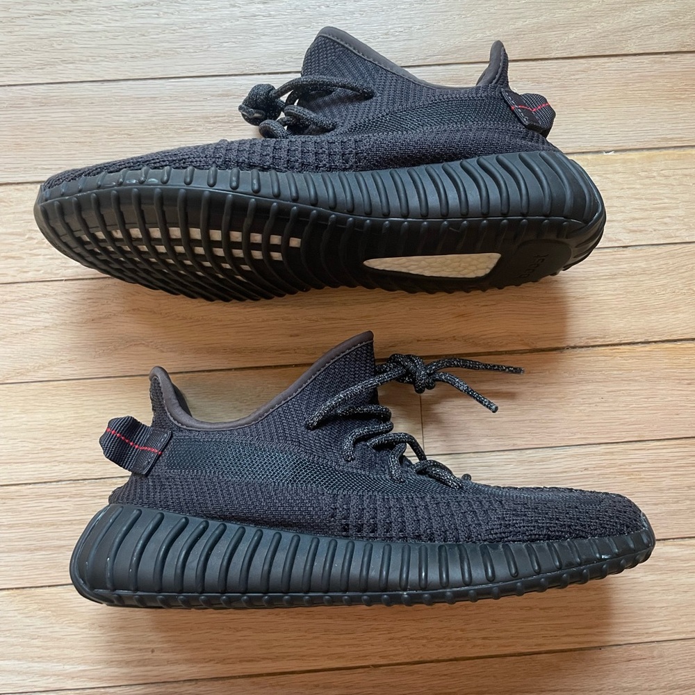 Yeezy Boost V2 black